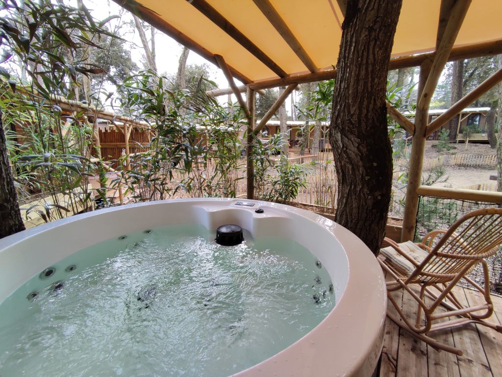 2023-03-17-lodge-jacuzzi-petit-bois